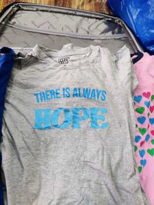 10 Amour Paris Graphic Tee,2 shorts n jogger