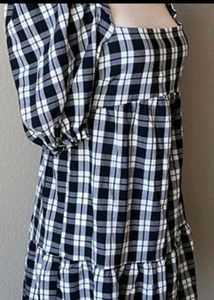 Squared Neck Balloon Sleeve Checked Size M