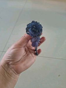 Beautiful Floral Drop Earrings new with tag