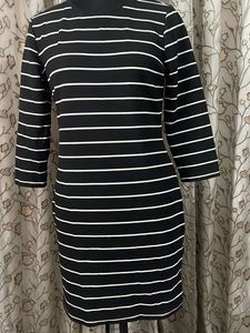 Chic Black &amp; White Striped Dress