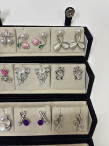 Set of 12 earrings with Box