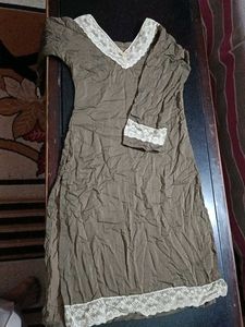 Elegant Kurta with Lace Detailing