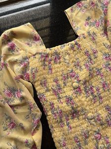 Chic Floral Smocked Puff Sleeve Top