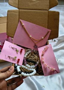Valentine Jewellery Gift Hamper – Cute & Minimal S