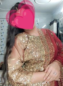 Golden glow, festive vibe—straight kurta set✨