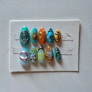 Unique Press-On Nails Set