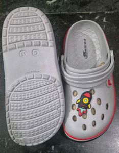 Brand new Cute kids Clogs in size 13