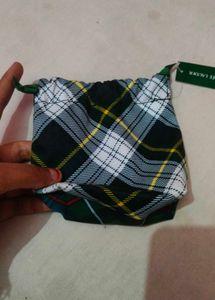 Estee Lauder Pouch