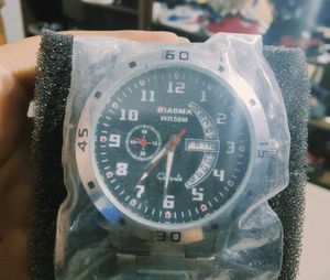 Men's Analog Watch. Like New. No Offered Coins