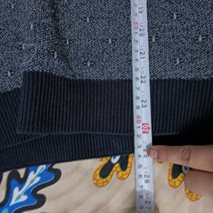 Men's🅰️ V-Neck Sweater