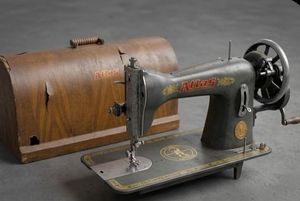 Vintage Atlas Sewing Machine with case