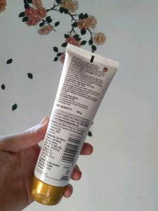 Everyuth Golden Glow Peel Of Mask