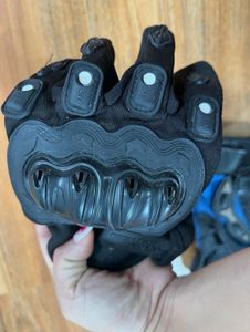 Riding Gloves 🧤 ( Great Condition)