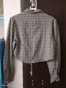 Chic Checked Cropped Shirt