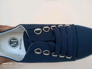 Girls Canvas Shoes