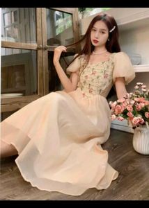 Floral Puff Sleeve Midi Dress
