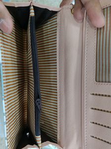 FOREVER YOUNG HAND CLUTCH