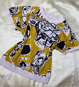 Unique Graphic Print T-Shirt