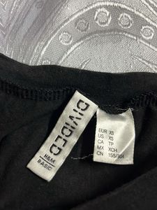 H&amp;M Black Cropped T-Shirt