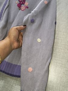 Beautiful Sweater With Cap And Zip