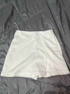 Chic White Mini Skort