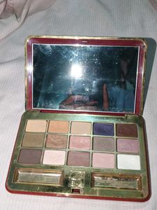 Estee Lauder Deluxe eyeshadow palette