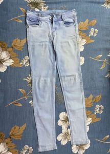 Light Wash Skinny Blue Jeans