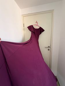 Elegant Burgundy Maxi Dress
