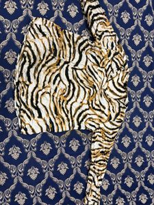 Stylish Tiger Print One-Shoulder Top