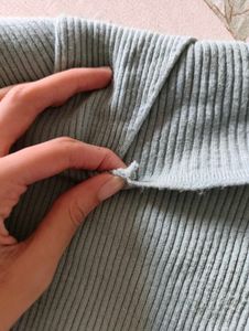 2 Ribbed V-Neck Long Sleeve Tops [BLUE+RED]