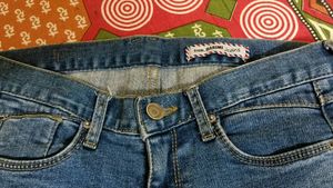 ZIP STYLE JEANS FOR WOMEN