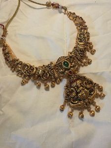 Antique Gold Necklace with Emerald