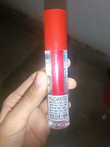HUDAKISS Stay Matte LipGloss Blood Red