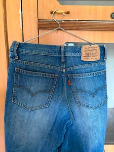 Levi's Mid Wash Straight Denim