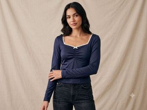 🌑Navy Blue Long Sleeve Top with Lace Trim🌑
