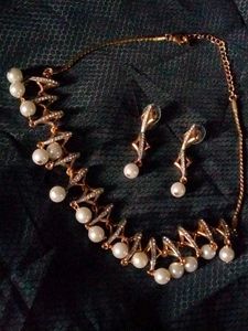 Elegant Pearl &amp; Gold plated necklace Set