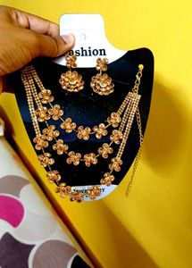 Elegant Rhinestone Maang Tikka