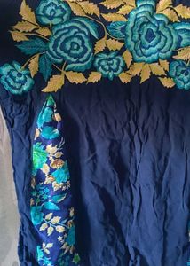 A Very Elegant Nd Stylish Top Cum Short Kurti 🤌🏻
