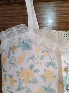 Floral Lace Trim Crop Top