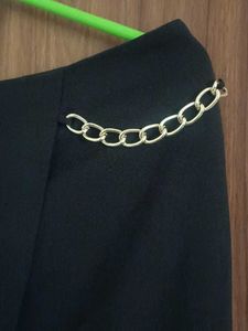 Chic Black Chain Detail Skirt