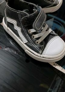 Cute unisex sneakers