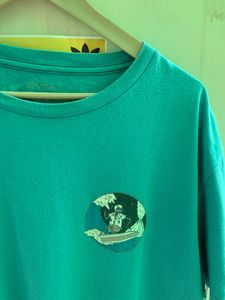 RVCA Hawaii Skull Graphic Tee (T527)