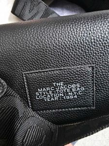 smart sling bag in black
