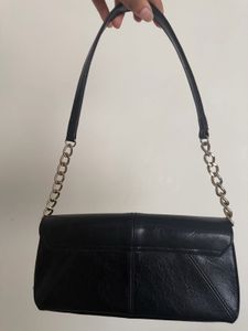 Chic Black Shoulder Bag with Chain Detail