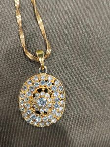 Elegant Gold-Tone Pendant Necklace