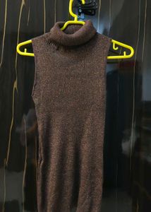 Sleeveless Brown Knit Top
