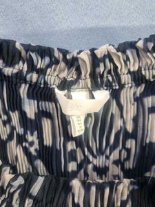 H&amp;M Printed Spaghetti Strap Crop Top