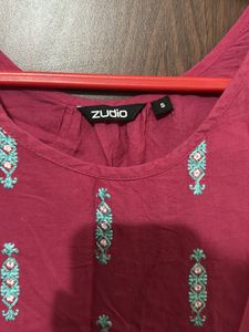 Zudio Sleevless Top For Women In Size S