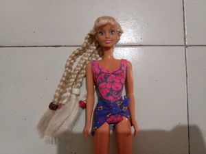 Vintage Sindy doll