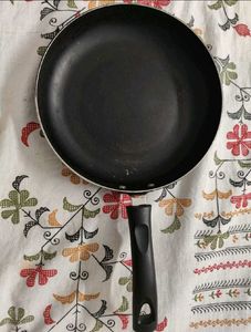 Non stick frying pan and set of 2 Kadai Combo